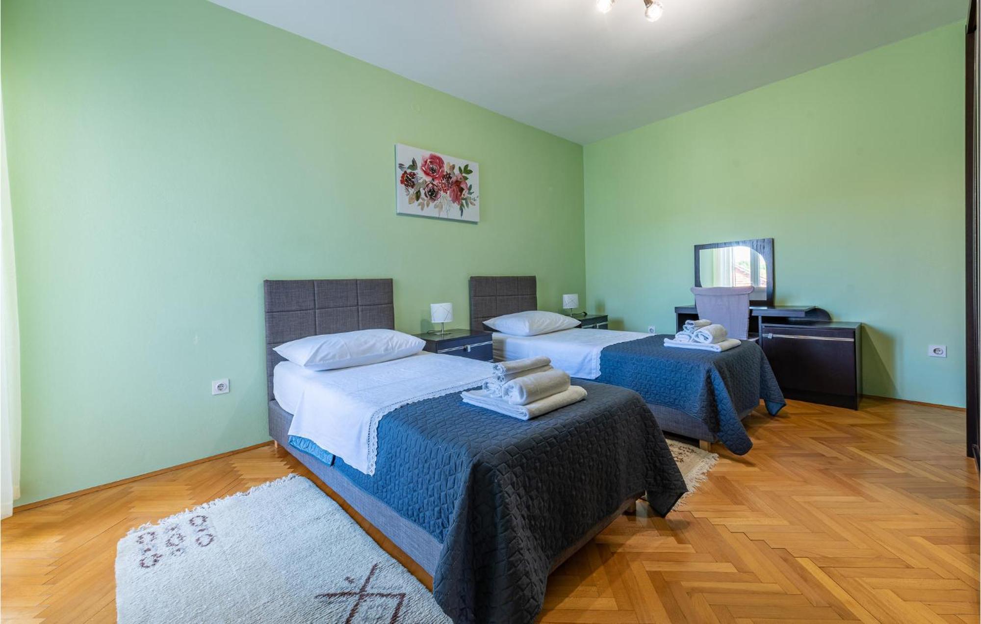 Cozy Apartment In Zadar With Wifi Exterior photo