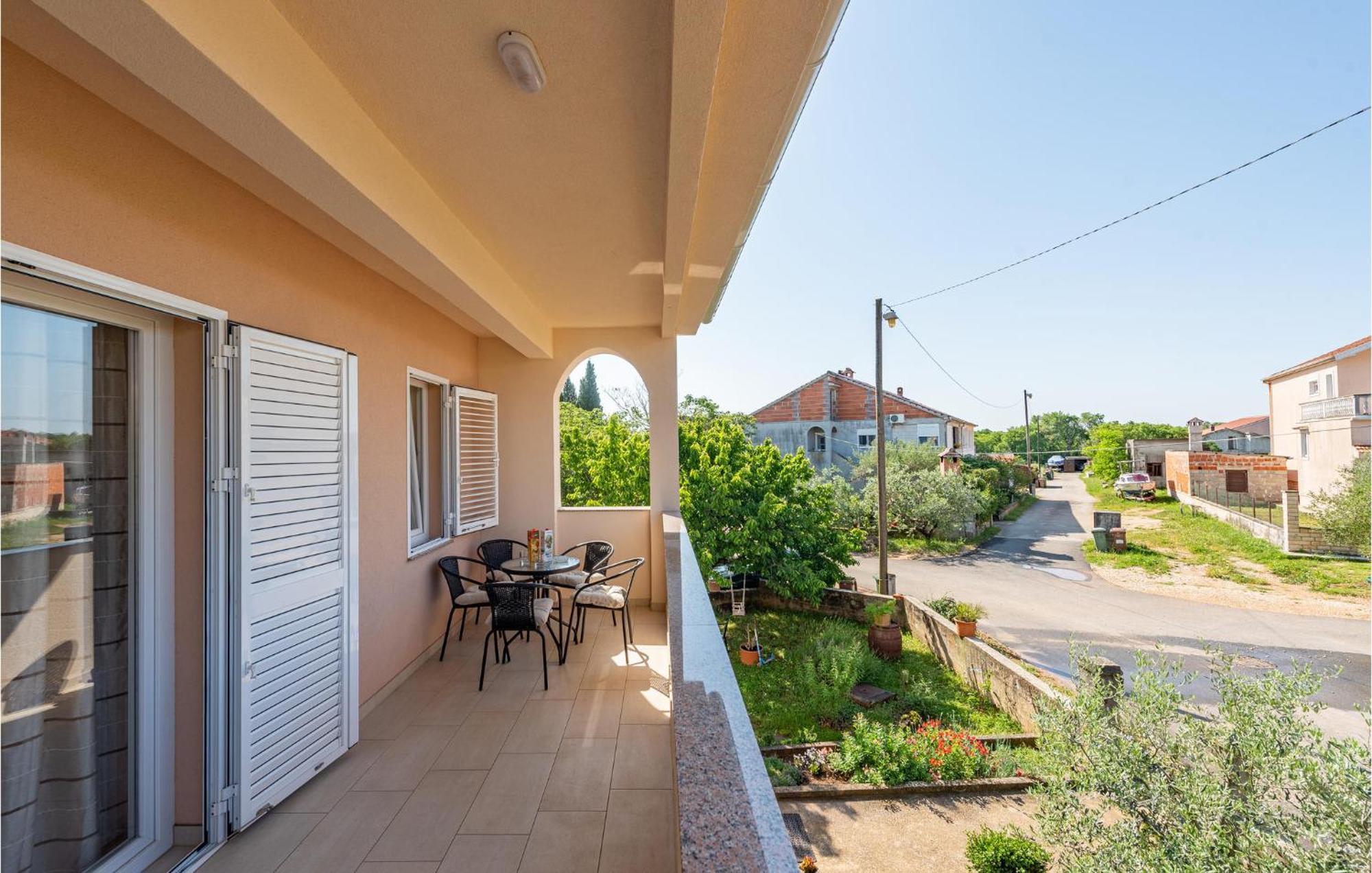 Cozy Apartment In Zadar With Wifi Exterior photo