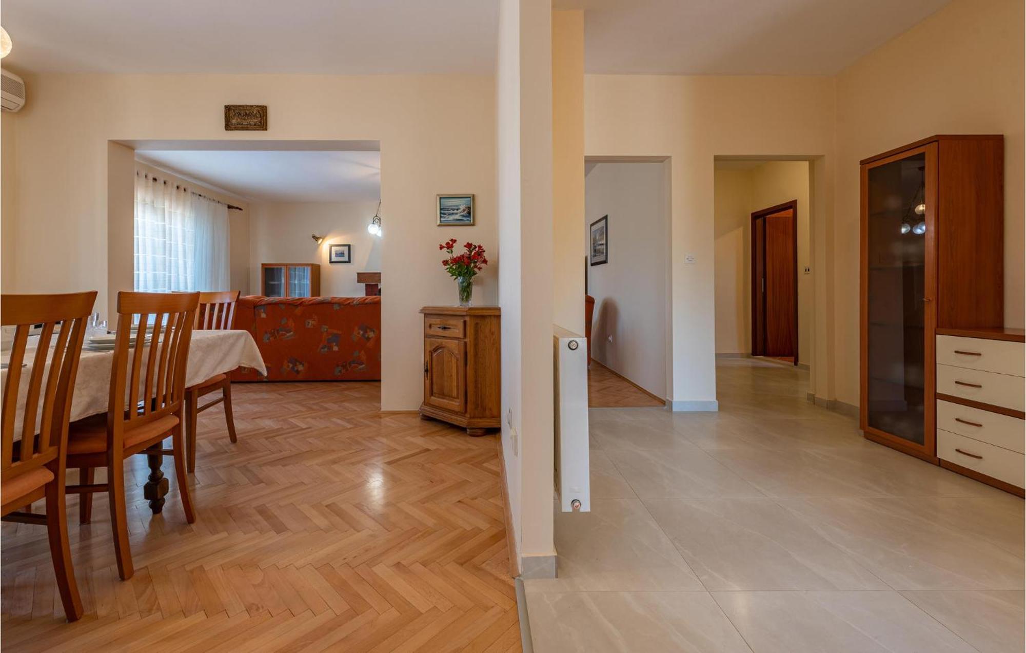 Cozy Apartment In Zadar With Wifi Exterior photo